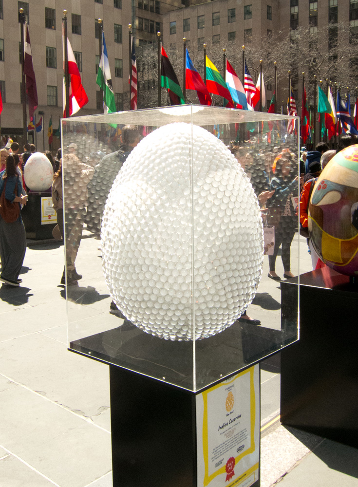 The-Egg-of-Light-Indira-Cesarine-Sculpture-2014-Rockefeller-Center-2lr.jpg