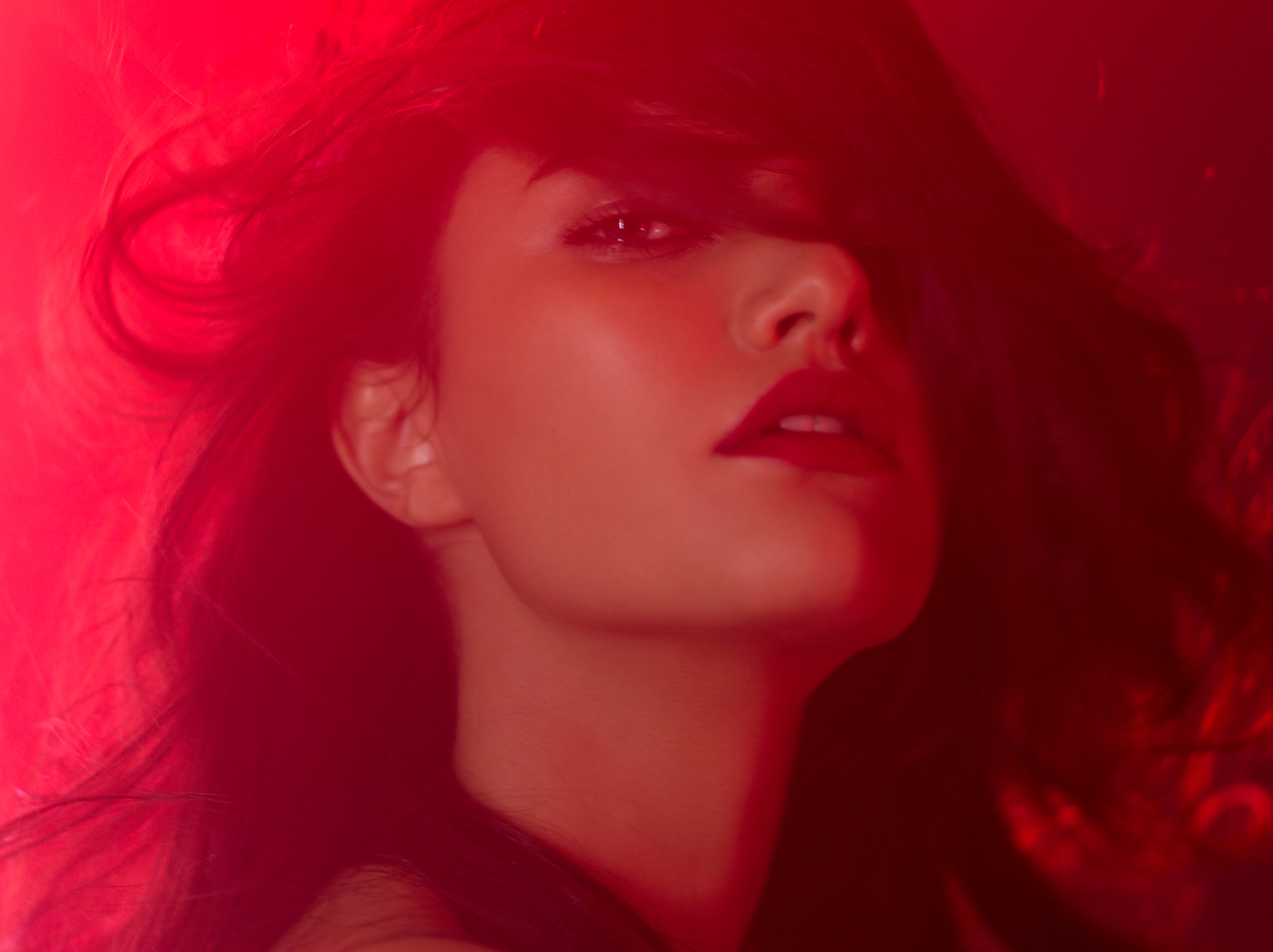 Indira-Cesarine-The-Seduction-2011-Limited-Edition-Photography-Series-006.jpg