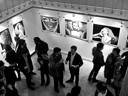 visionair-gallery-opening-indira-cesarine-2010-001.jpg